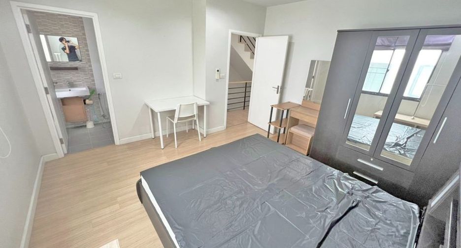 For rent 3 bedrooms condo in Bang Phli, Samut Prakan