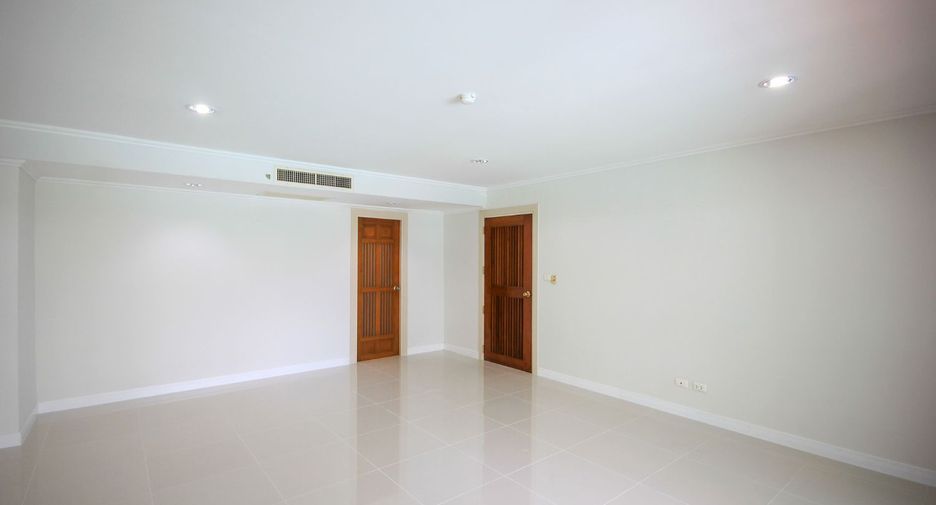 For sale 3 bedrooms condo in Cha Am, Phetchaburi