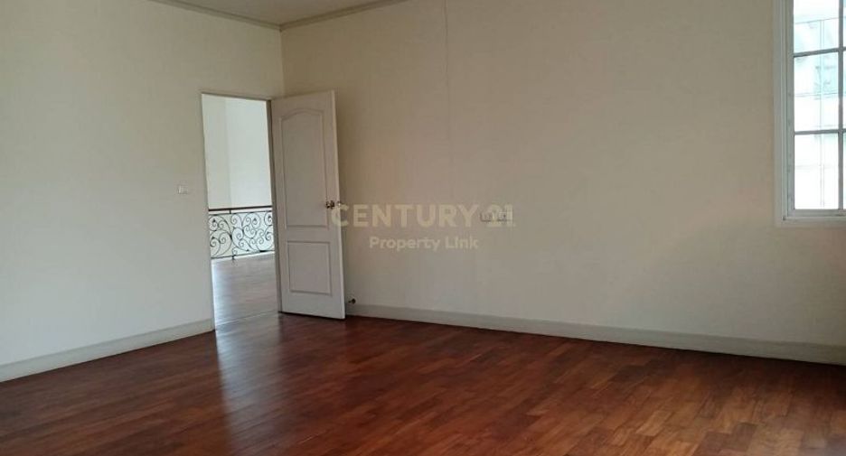 Haus zum Kauf mit 4 Zimmer in Prawet, Bangkok