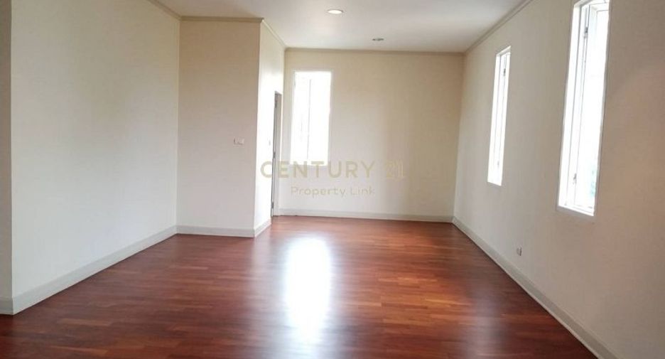 Haus zum Kauf mit 4 Zimmer in Prawet, Bangkok