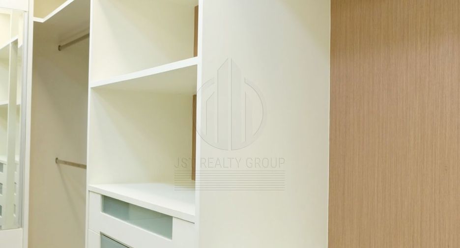 For rent 2 bedrooms condo in Phra Nakhon, Bangkok
