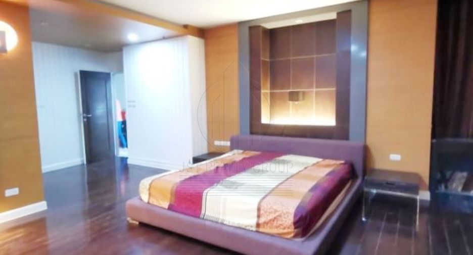 For rent 2 bedrooms condo in Phra Nakhon, Bangkok