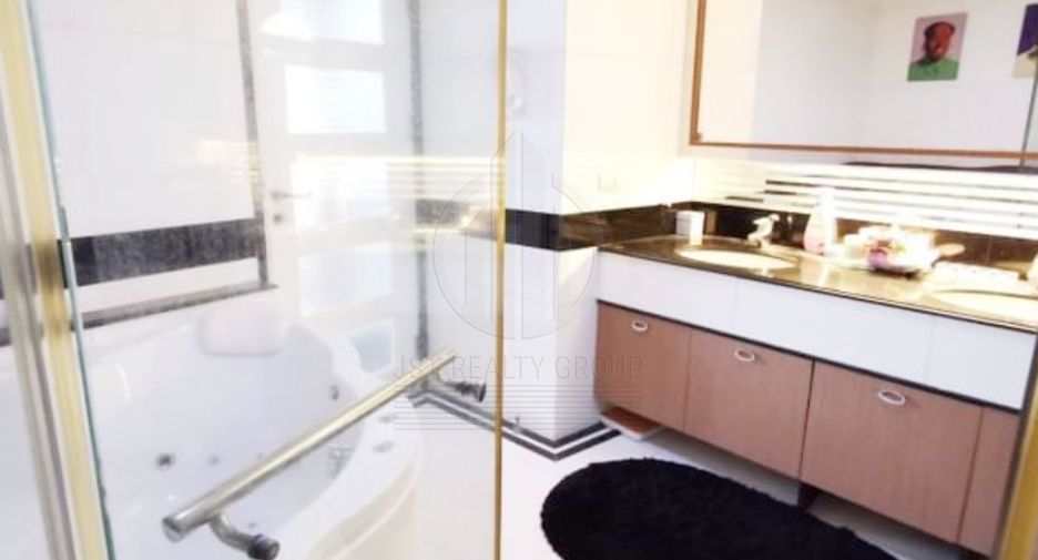 For rent 2 bedrooms condo in Phra Nakhon, Bangkok