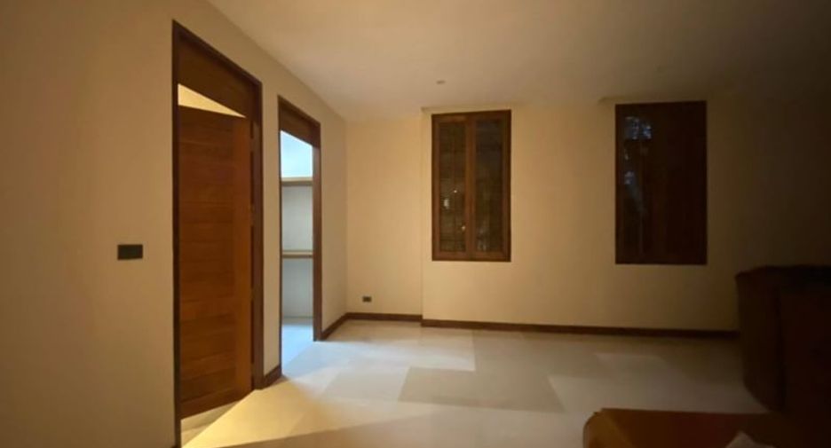 For rent 4 ベッドルーム house in Khlong Toei, Bangkok