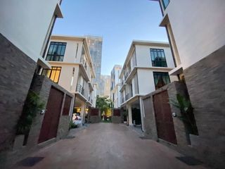 For rent 4 ベッドルーム house in Khlong Toei, Bangkok