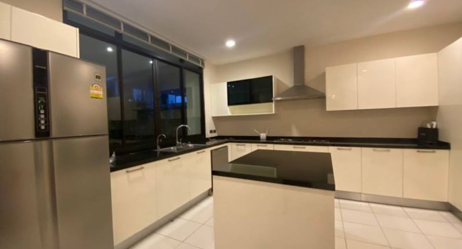 For rent 4 ベッドルーム house in Khlong Toei, Bangkok