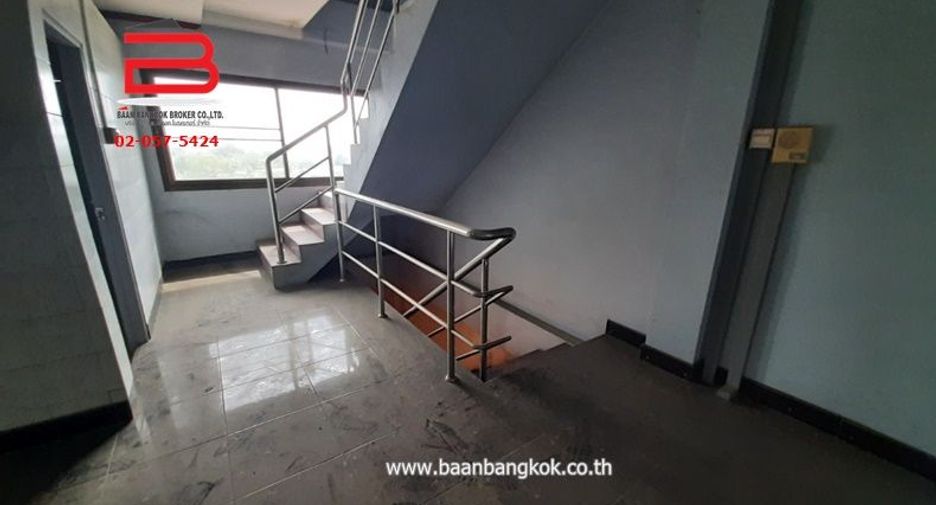 Local comercial en venta de 6 habitaciones en Bang Nam Priao, Chachoengsao