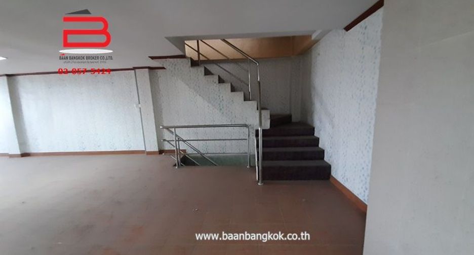 For sale 6 bed retail Space in Bang Nam Priao, Chachoengsao