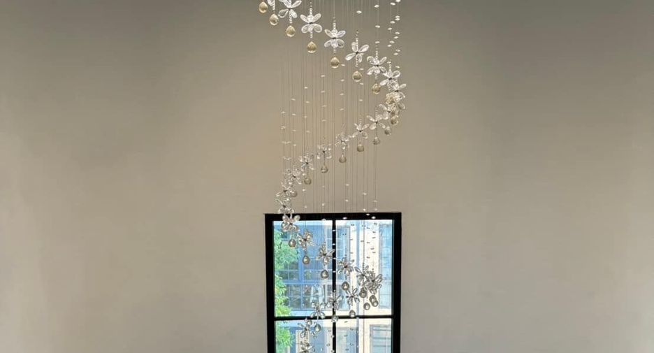 For sale 3 bedrooms townhouse in Watthana, Bangkok