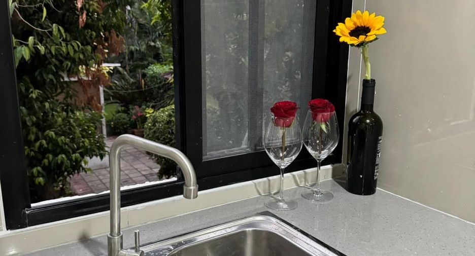 For sale 3 bedrooms townhouse in Watthana, Bangkok