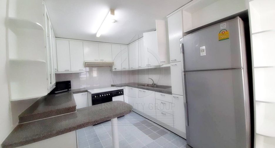 For rent 3 bedrooms condo in Watthana, Bangkok