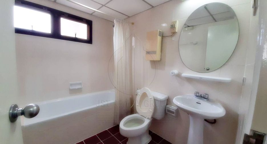 For rent 3 bedrooms condo in Watthana, Bangkok