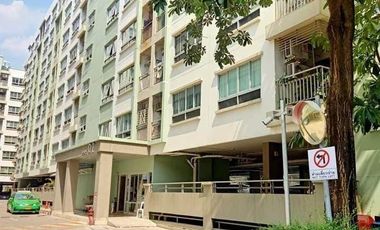 For sale 2 bed condo in Huai Khwang, Bangkok