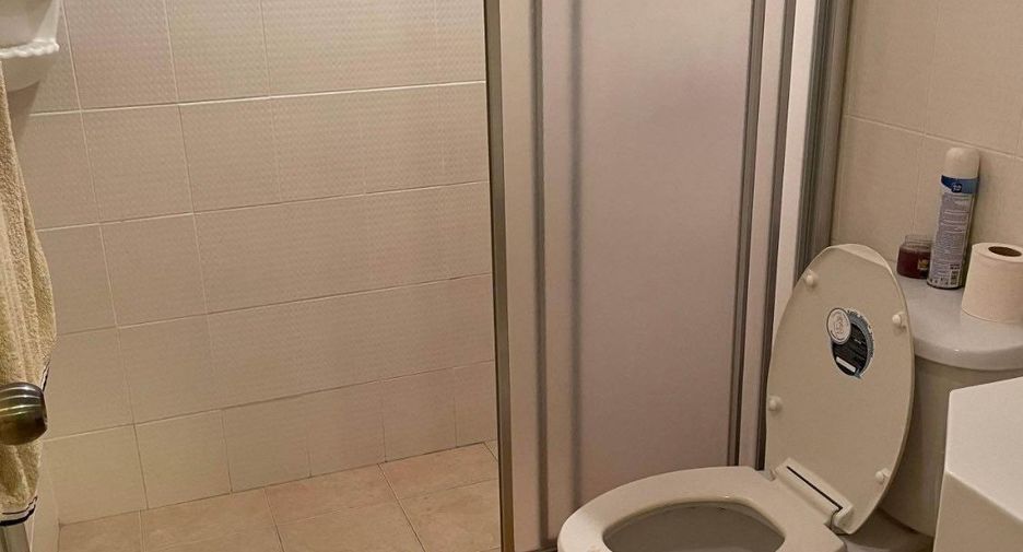 For sale 2 bedrooms condo in Huai Khwang, Bangkok