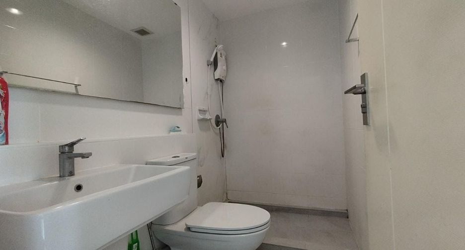 For sale 2 bedrooms townhouse in Mueang Samut Prakan, Samut Prakan