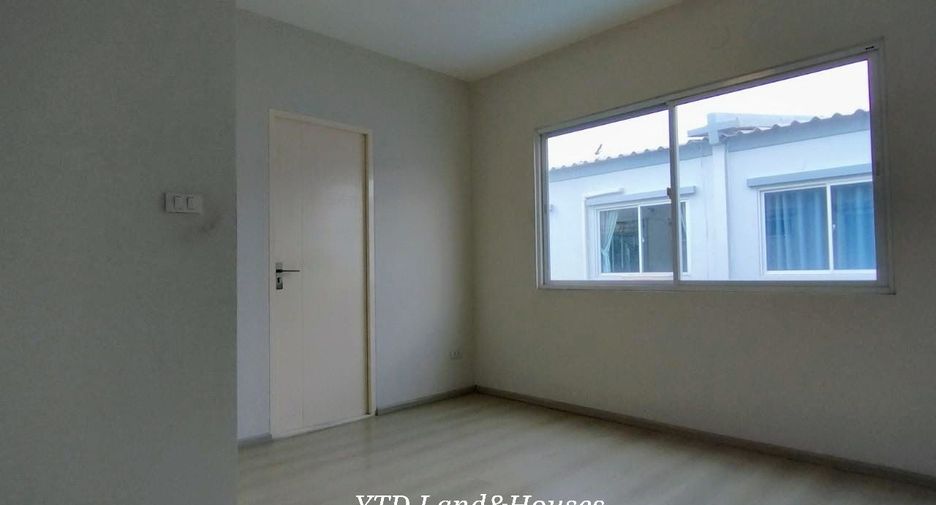 For sale 2 bedrooms townhouse in Mueang Samut Prakan, Samut Prakan