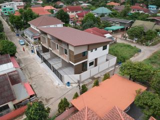 For sale 3 Beds townhouse in Mueang Nakhon Sawan, Nakhon Sawan