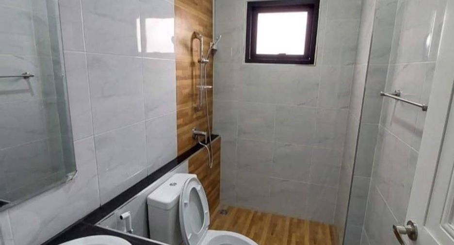 For sale 3 bedrooms townhouse in Mueang Nakhon Sawan, Nakhon Sawan