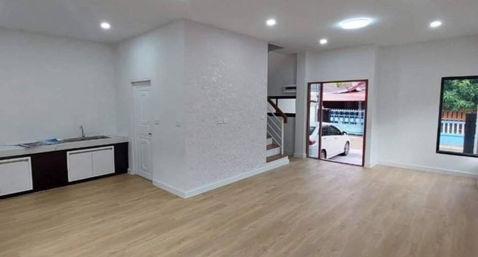 For sale 3 bedrooms townhouse in Mueang Nakhon Sawan, Nakhon Sawan