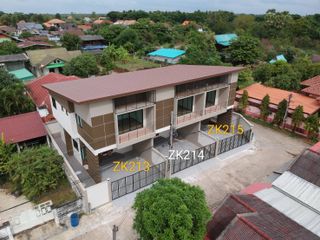 For sale 3 Beds townhouse in Mueang Nakhon Sawan, Nakhon Sawan