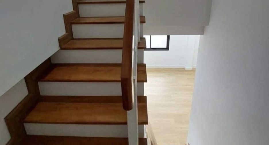 For sale 3 bedrooms townhouse in Mueang Nakhon Sawan, Nakhon Sawan