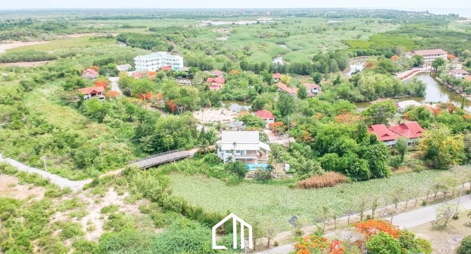 For sale 4 bed house in Cha Am, Phetchaburi
