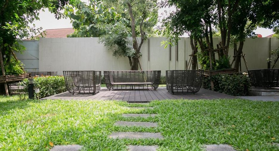 For rent 3 bedrooms condo in Wang Thonglang, Bangkok