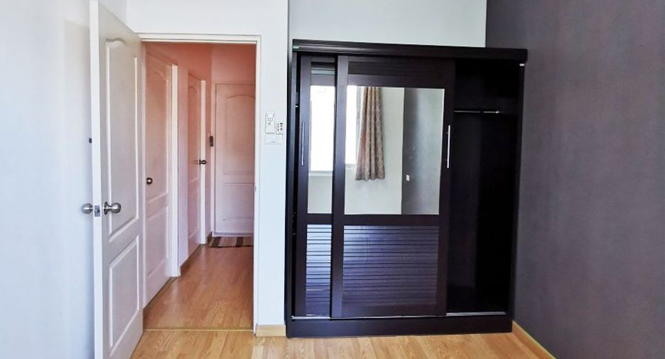 For sale 3 bedrooms townhouse in Lat Phrao, Bangkok