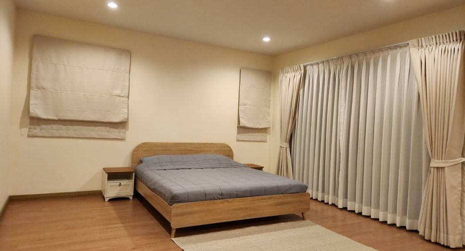 For rent 3 bedrooms house in Suan Luang, Bangkok