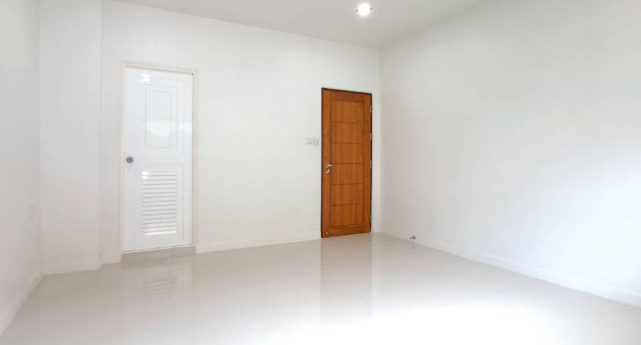 For sale 4 bedrooms house in Hat Yai, Songkhla