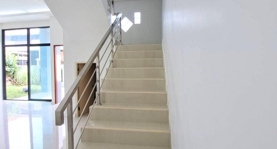 For sale 4 bedrooms house in Hat Yai, Songkhla