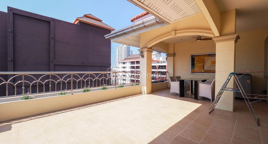 For sale 3 bedrooms condo in Bang Lamung, Chonburi
