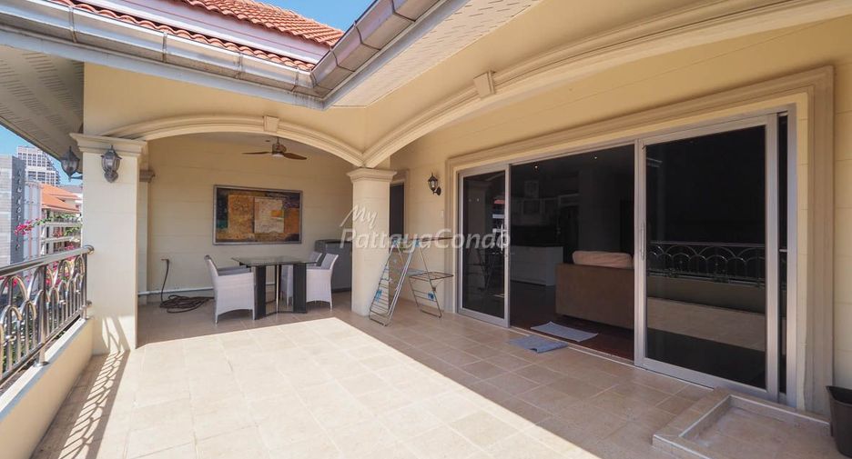 For sale 3 bedrooms condo in Bang Lamung, Chonburi