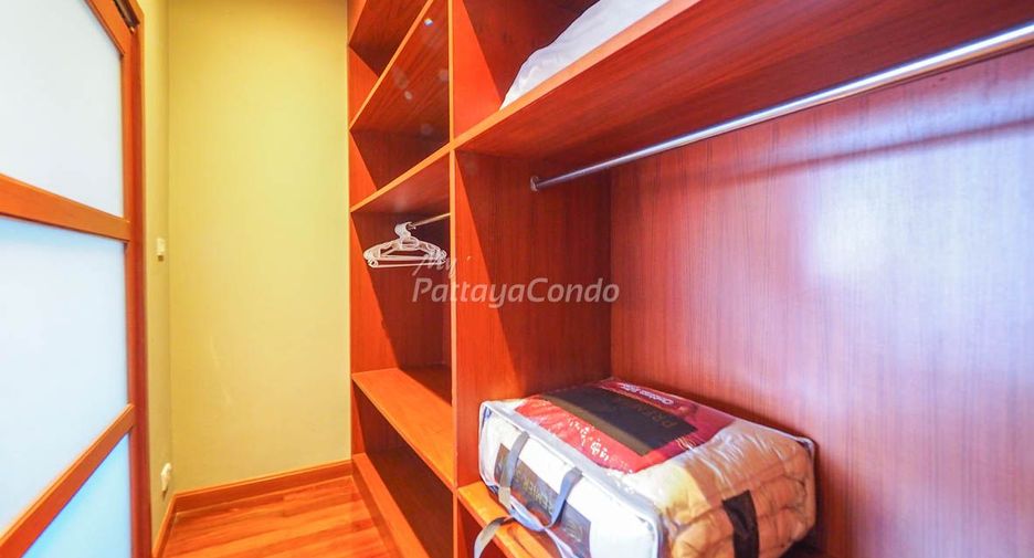 For sale 3 bedrooms condo in Bang Lamung, Chonburi