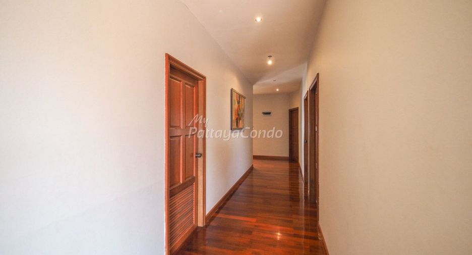 For sale 3 bedrooms condo in Bang Lamung, Chonburi