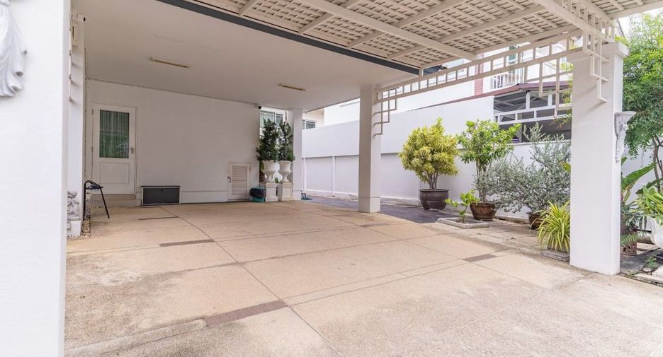 For sale 3 bedrooms house in Mueang Chiang Mai, Chiang Mai