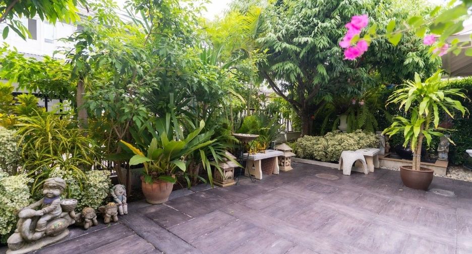 For sale 3 bedrooms house in Mueang Chiang Mai, Chiang Mai