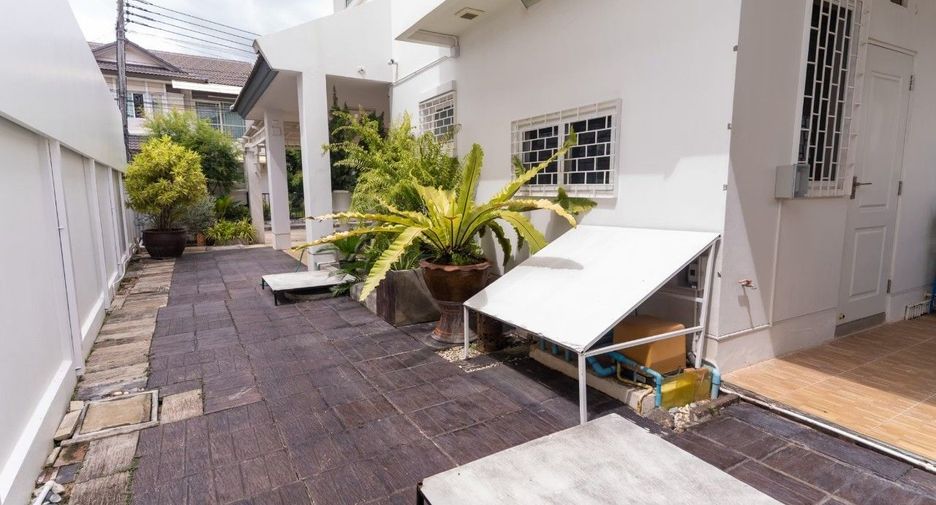 For sale 3 bedrooms house in Mueang Chiang Mai, Chiang Mai
