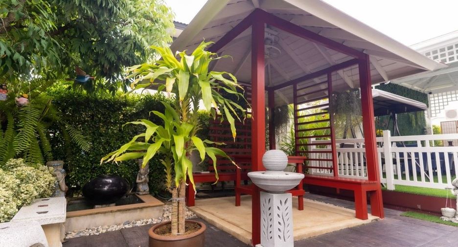 For sale 3 bedrooms house in Mueang Chiang Mai, Chiang Mai