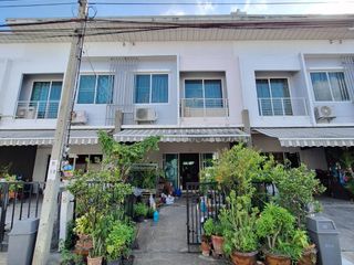 For sale 3 Beds townhouse in Bang Khun Thian, Bangkok