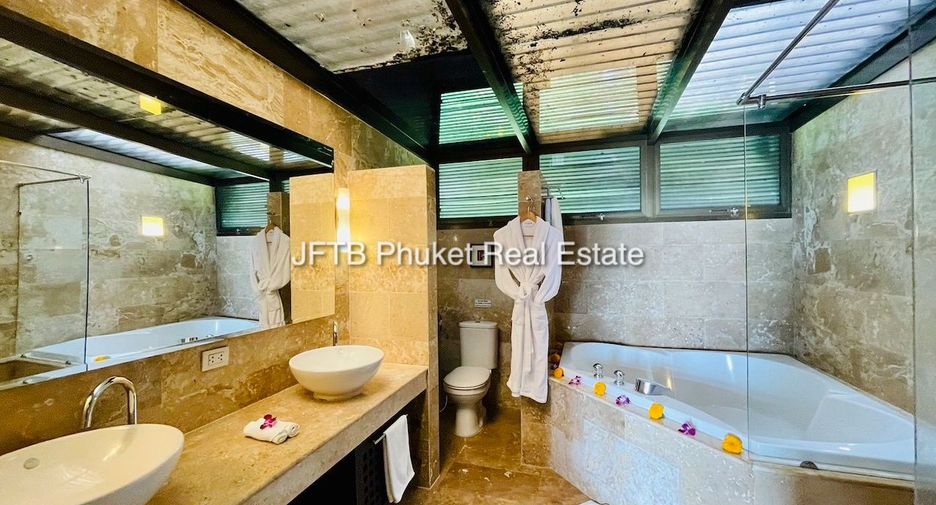 For sale 4 bedrooms villa in Kathu, Phuket