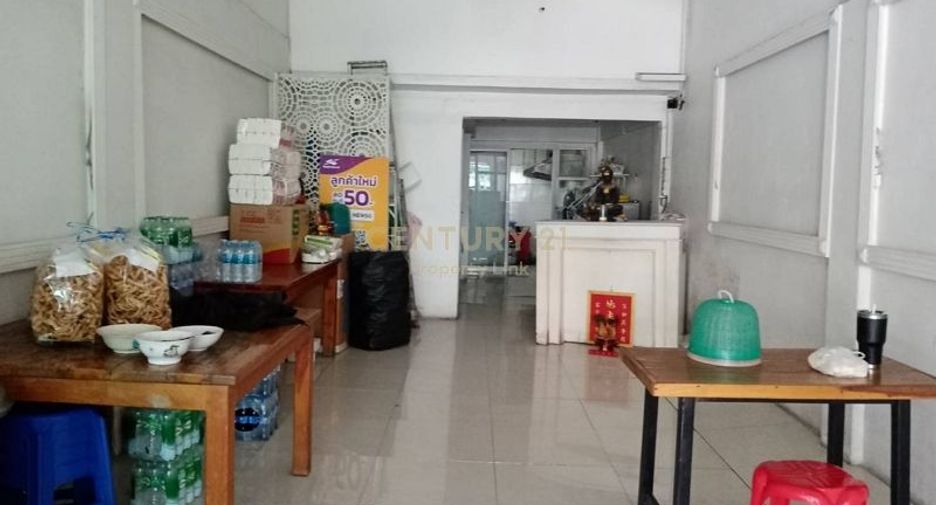 出售 4 卧室 商业空间 在 Huai Khwang, 曼谷
