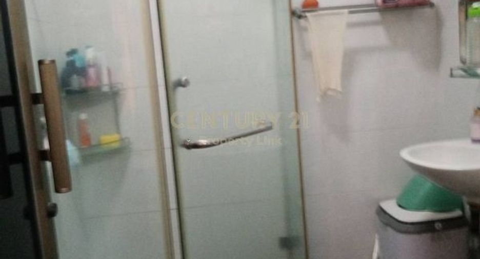 出售 4 卧室 商业空间 在 Huai Khwang, 曼谷