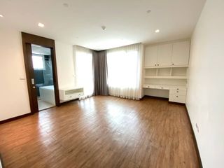 For rent 4 bedrooms condo in Khlong Toei, Bangkok