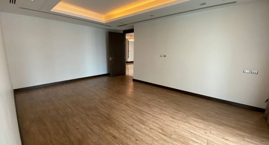 Wohnung zur Miete mit 4 Zimmer in Khlong Toei, Bangkok
