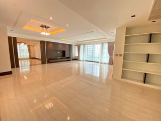 For rent 4 bedrooms condo in Khlong Toei, Bangkok