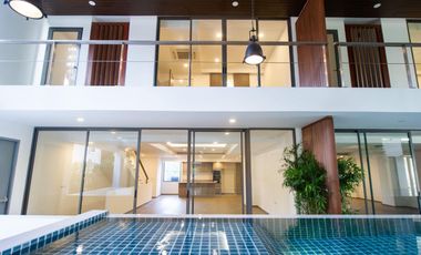 À vendre 2 chambres condo à Watthana, Bangkok