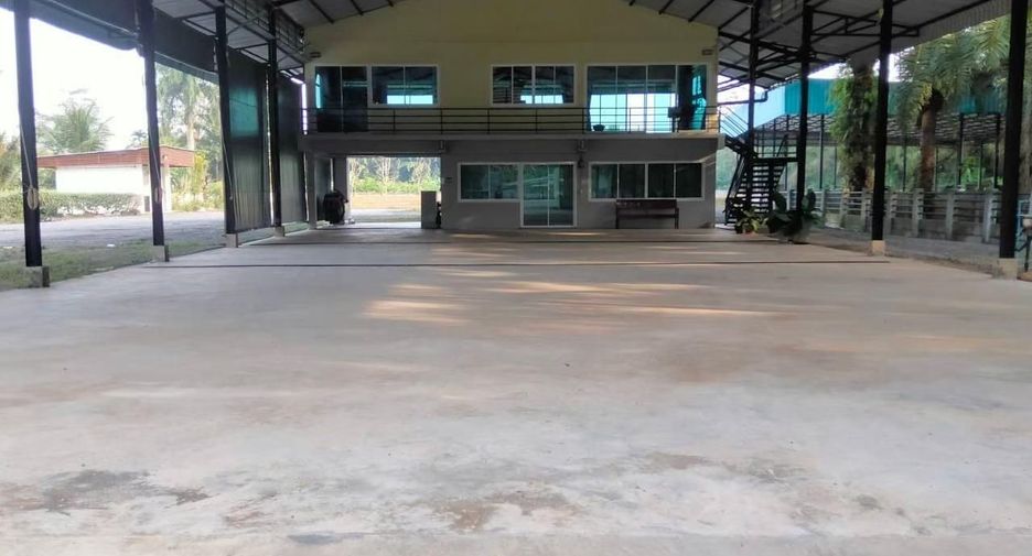 For sale 2 bed retail Space in Ban Na San, Surat Thani
