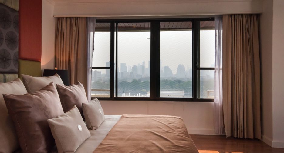 Condo en alquiler de 3 habitaciones en Khlong Toei, Bangkok