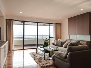 Wohnung zur Miete mit 3 Zimmer in Khlong Toei, Bangkok